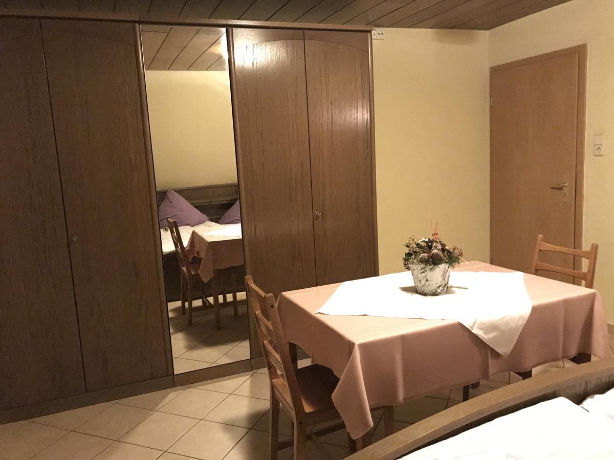 Gasthaus Hirschberg Hotel ลุดวิกสบูร์ก ภายนอก รูปภาพ